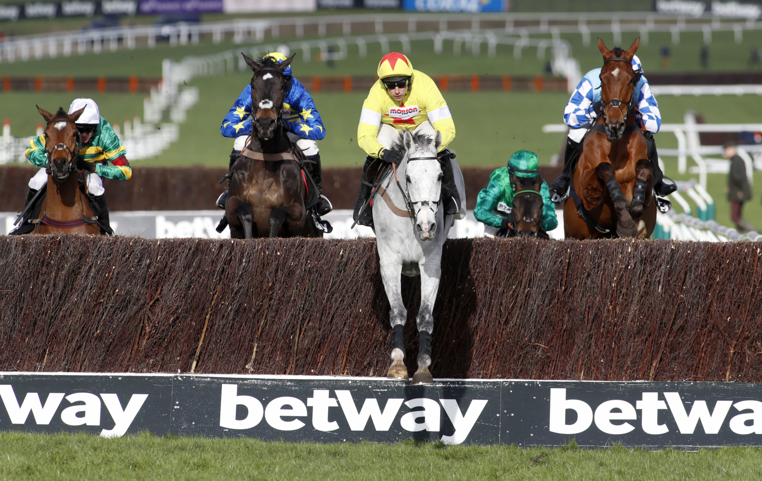 Nicholls wins The Queen Mother Chase