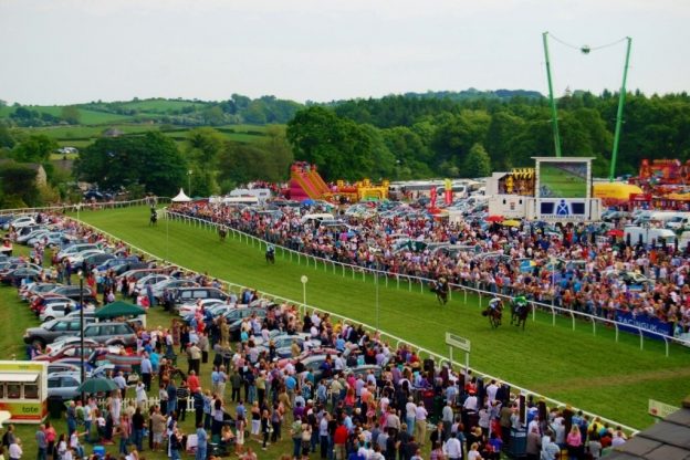 cartmel races facilities