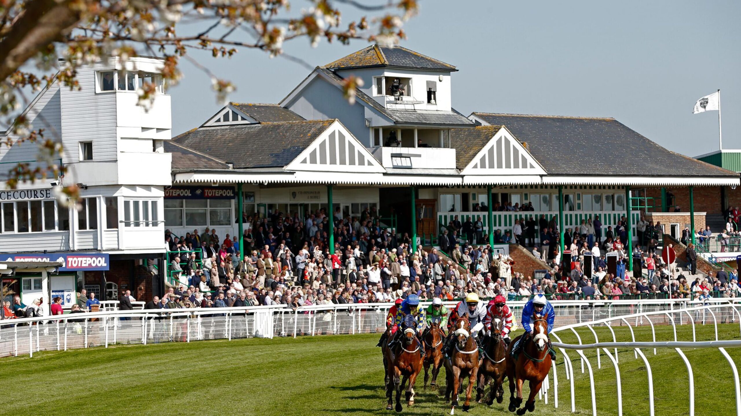 catterick racecourse facilities