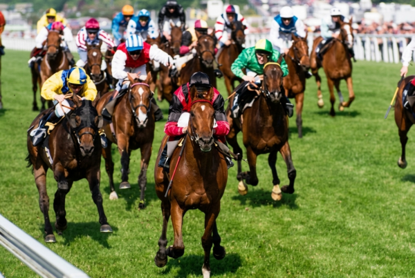 Sweet Glow winning the Ascot Stakes